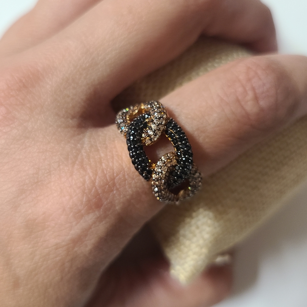 Ring - Picture 2 of 5